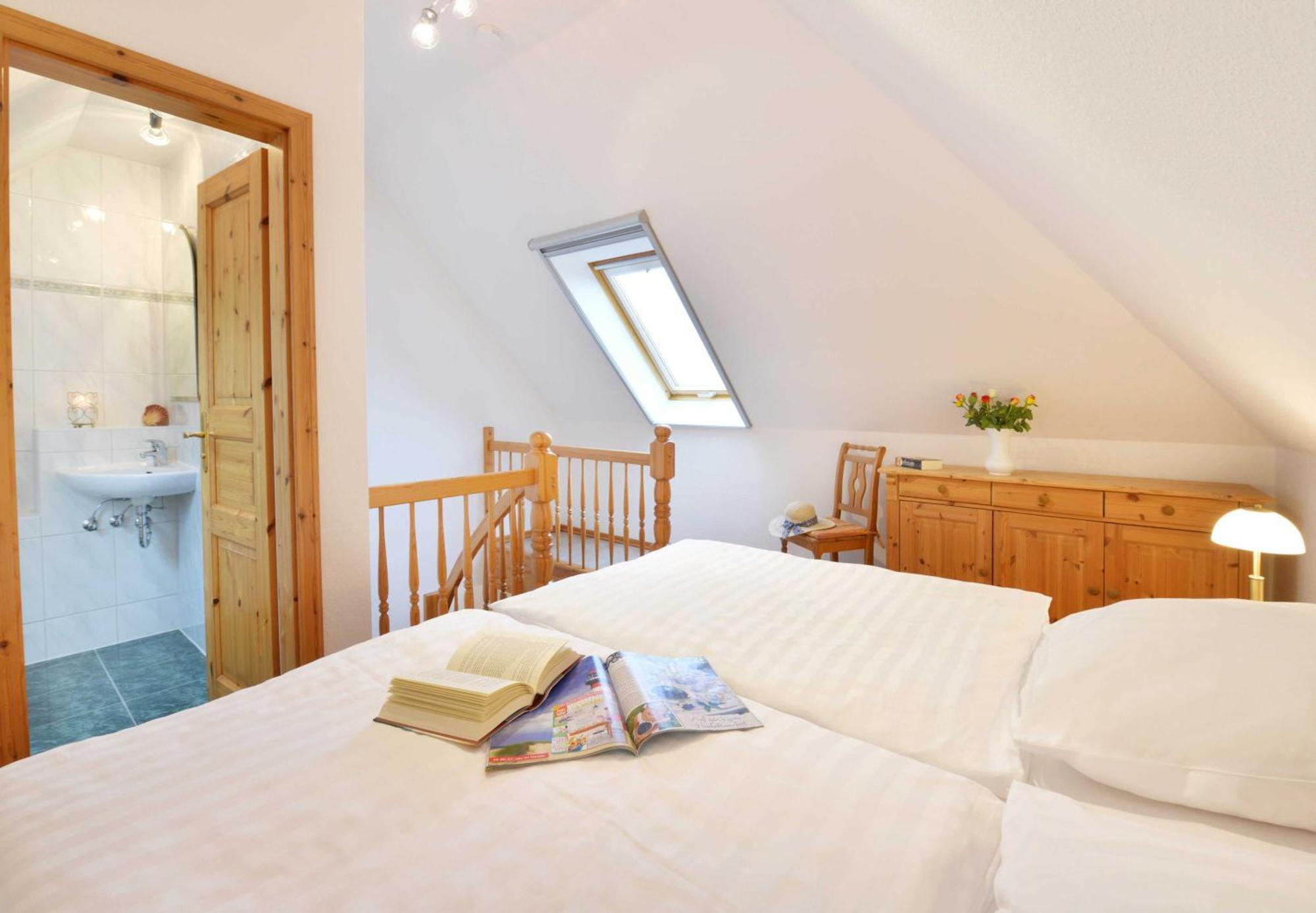 Stoertebeker Appartements - "Stoertebeker Pferdehof" Ralswiek Pokoj fotografie