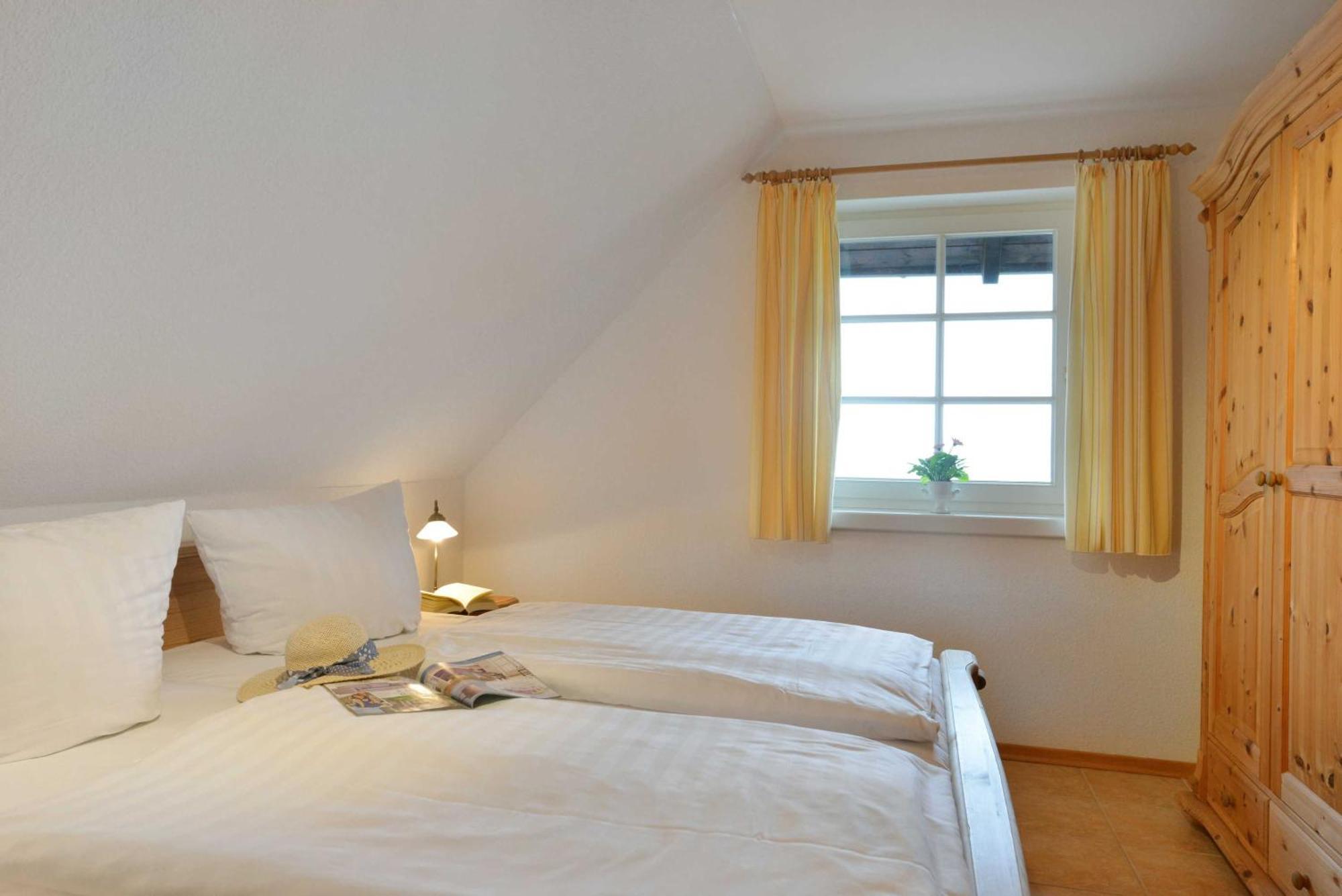 Stoertebeker Appartements - "Stoertebeker Pferdehof" Ralswiek Pokoj fotografie